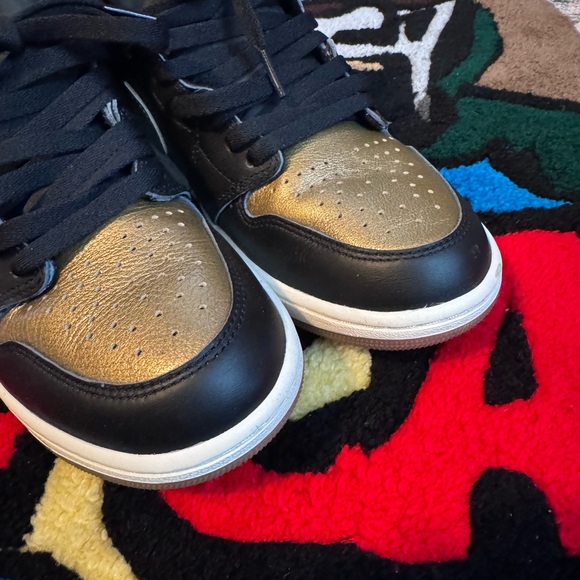 Jordan 1 High Black Gold Sz 10 - Picture 3 of 4